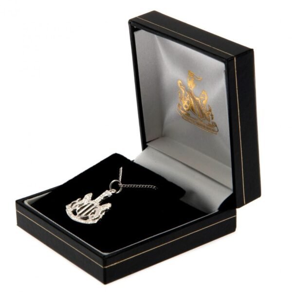 Official Newcastle United FC Sterling Silver Pendant & Chain Official Newcastle United FC Sterling Silver Pendant & Chain
