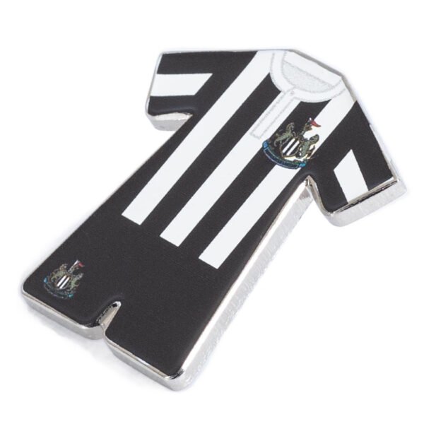 TM-04159-Newcastle-United-FC-96-Retro-Home-Kit-Badge-1 Official Newcastle United FC 96 Retro Home Kit Badge