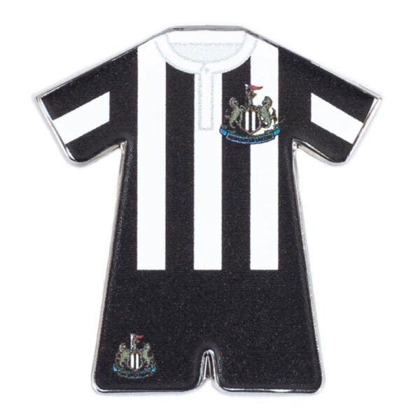 TM-04159-Newcastle-United-FC-96-Retro-Home-Kit-Badge Official Newcastle United FC 96 Retro Home Kit Badge